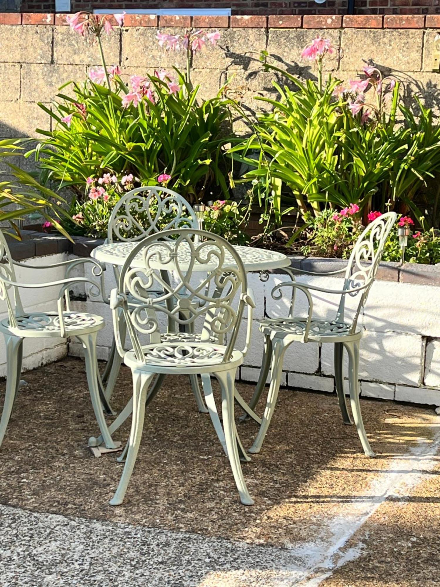 סנדאון April Cottage מראה חיצוני תמונה